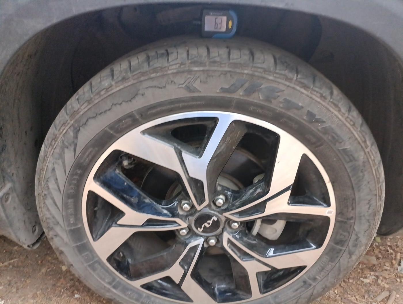 2023 KIA SELTOS GTX PLUS 1.5 DIESEL AT, Diesel, Automatic, 7,752 km, tyre