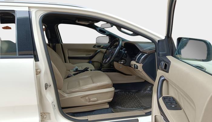 2016 Ford Endeavour TITANIUM 2.2 4X2 AT, Diesel, Automatic, 88,389 km, interior