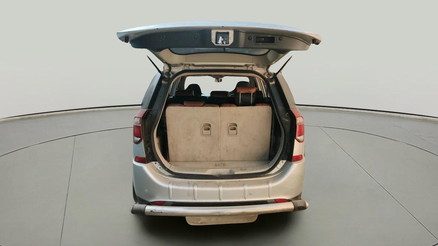 2015 Mahindra XUV500 W6, Diesel, Manual, 63,140 km, exterior
