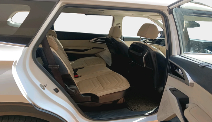 2022 KIA CARENS LUXURY PLUS 1.5 DIESEL AT 7 STR, Diesel, Automatic, 67,435 km, interior