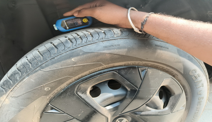 2022 Tata PUNCH ADVENTURE MT, Petrol, Manual, 23,571 km, tyre