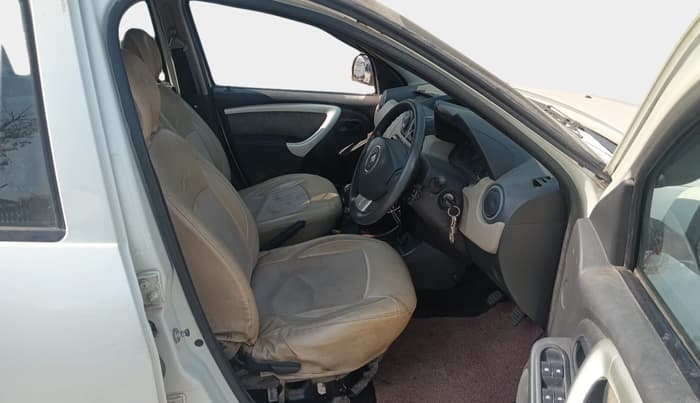 2014 Renault Duster 85 PS RXL DIESEL, Diesel, Manual, 1,12,916 km, interior