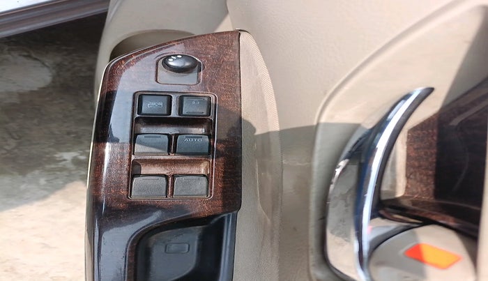 2013 Maruti Swift ZXI, Petrol, Manual, 87,041 km, interior