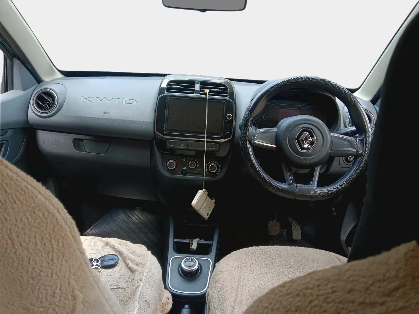 2021 Renault Kwid RXT 1.0 AMT (O), Petrol, Automatic, 21,111 km, interior