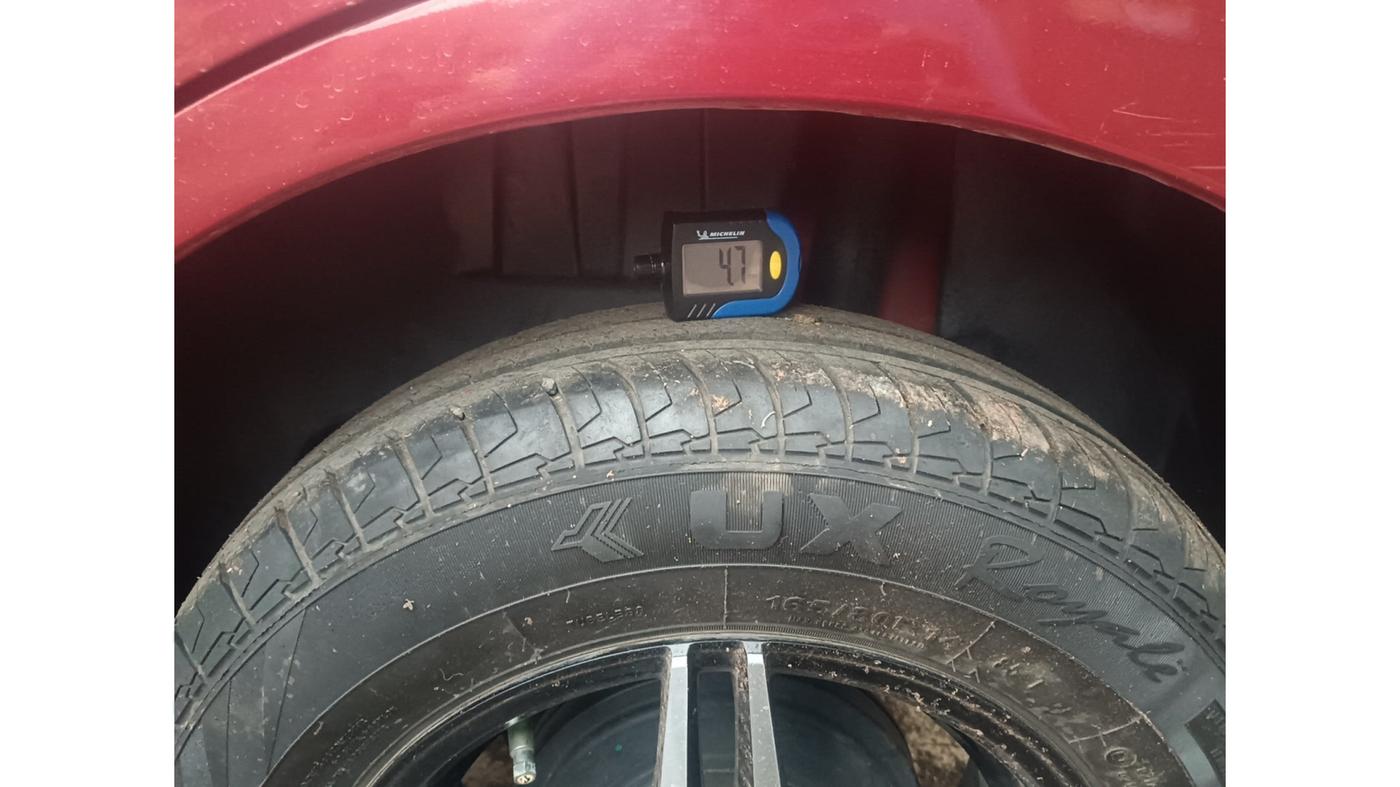 2022 Maruti Dzire VXI AMT, Petrol, Automatic, 22,139 km, tyre