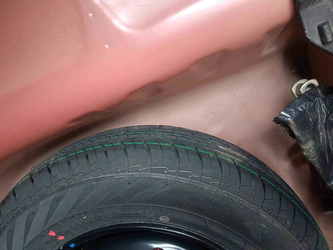 2022 Maruti Dzire VXI AMT, Petrol, Automatic, 22,139 km, tyre