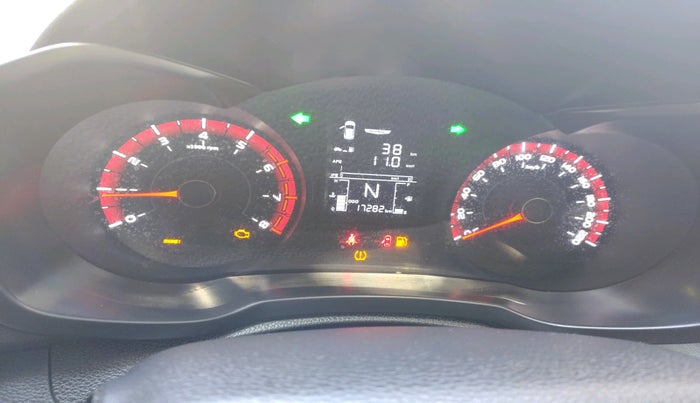 2023 Mahindra XUV300 W6 1.2 PETROL, Petrol, Manual, 17,282 km, interior