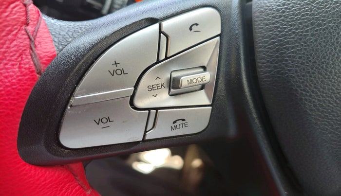 2023 Mahindra XUV300 W6 1.2 PETROL, Petrol, Manual, 17,282 km, interior