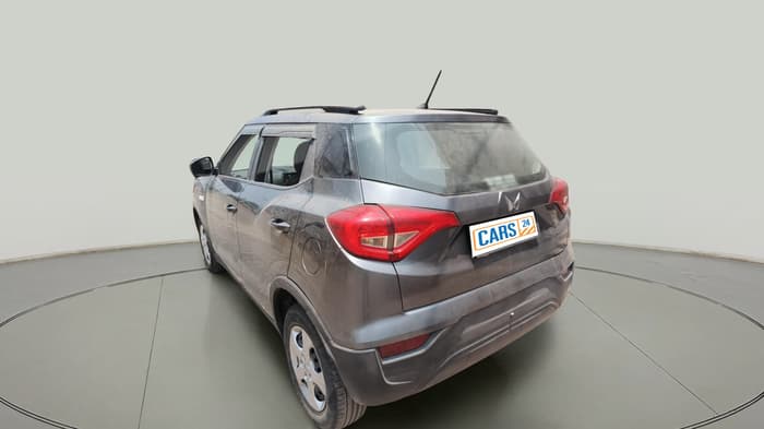 2022 Mahindra XUV300 W6 1.2 PETROL, Petrol, Manual, 17,874 km, exterior