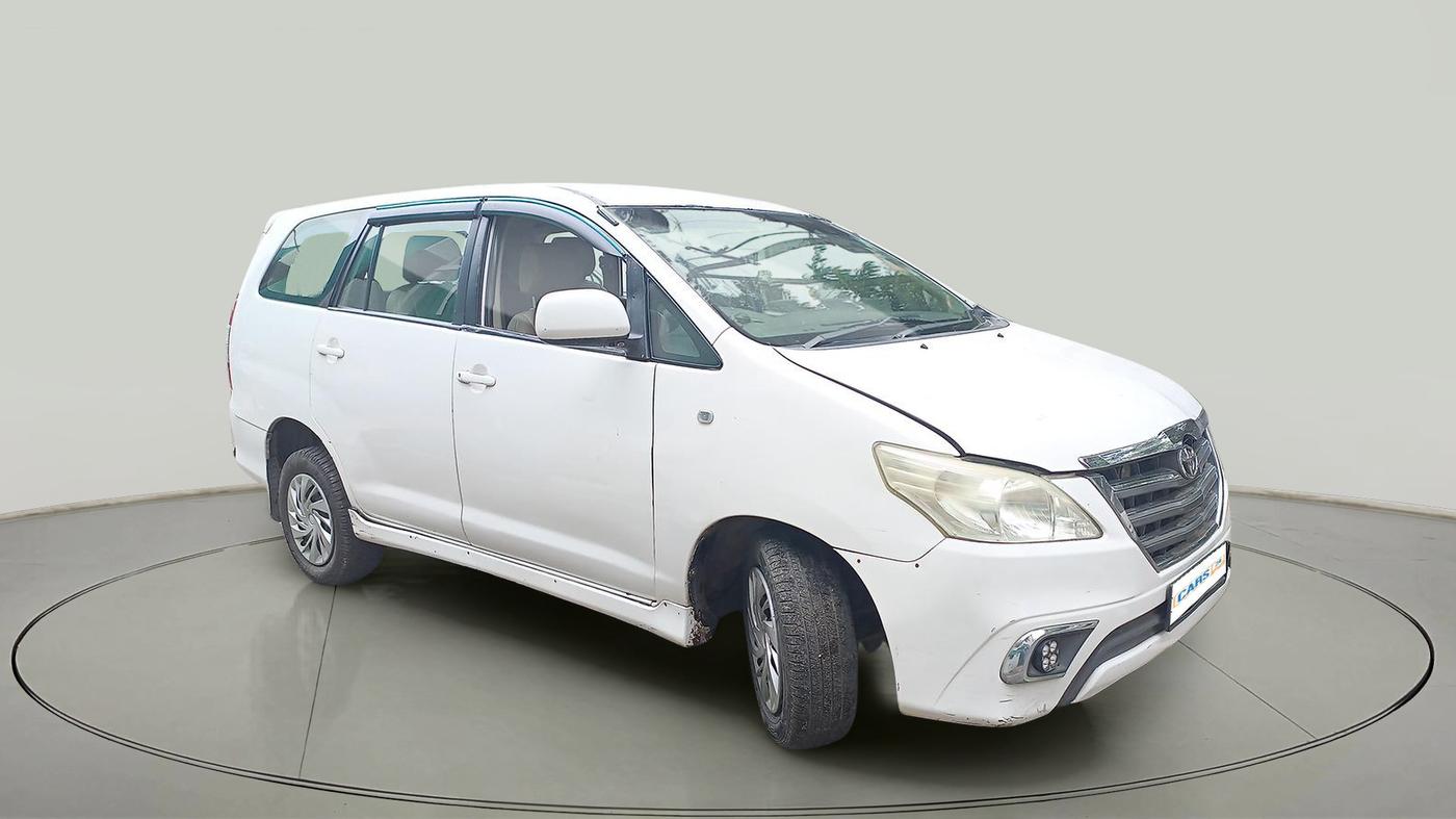 2013 Toyota Innova 2.5 GX 7 STR, Diesel, Manual, 1,18,196 km, exterior