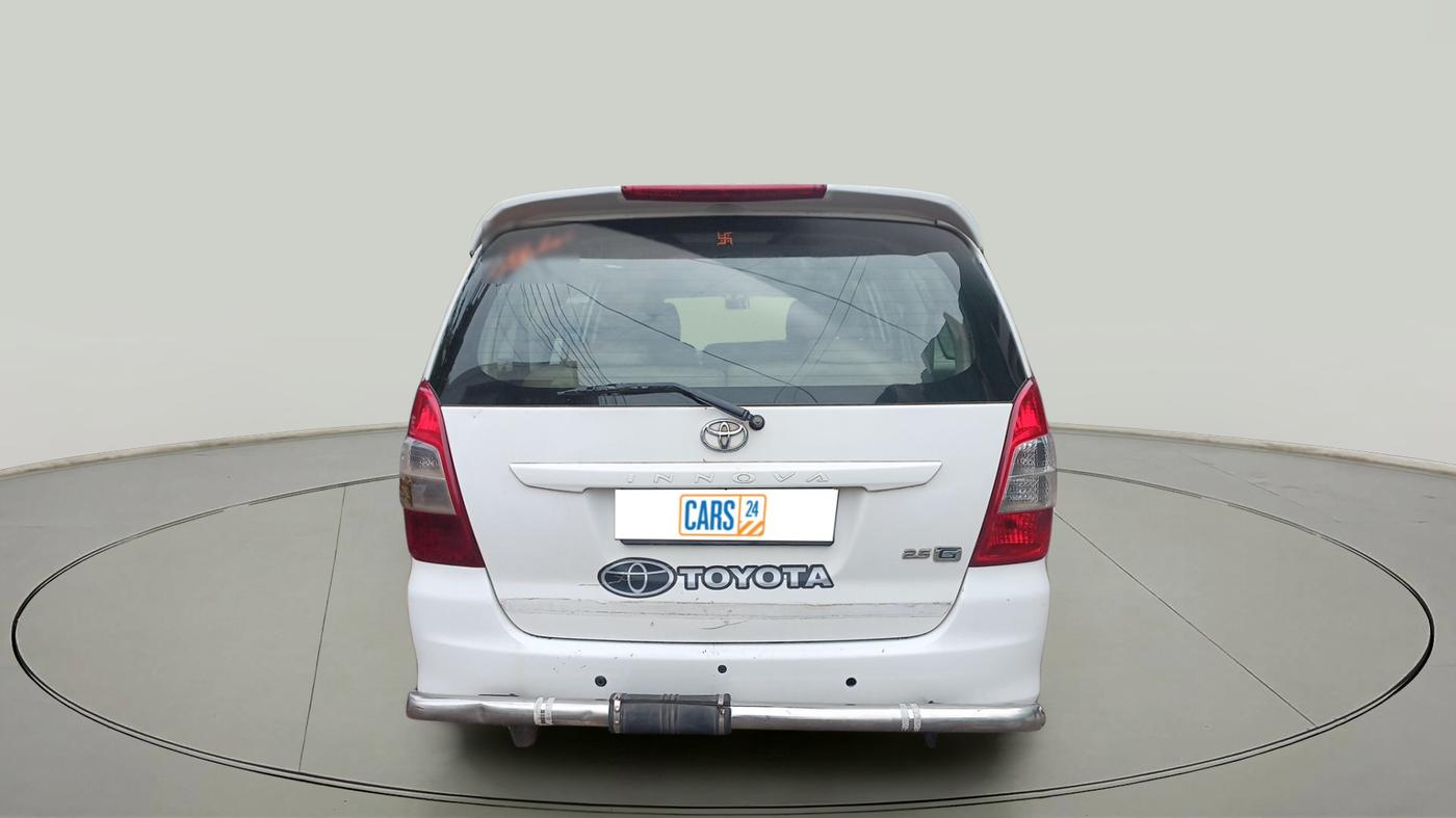 2013 Toyota Innova 2.5 GX 7 STR, Diesel, Manual, 1,18,196 km, exterior