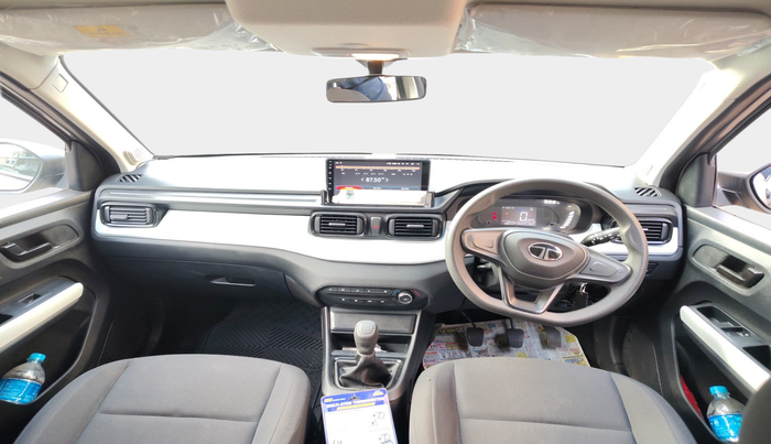 2024 Tata PUNCH PURE MT, Petrol, Manual, 8,054 km, interior