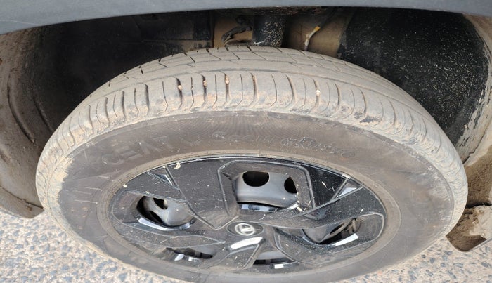 2024 Tata PUNCH PURE MT, Petrol, Manual, 8,054 km, tyre