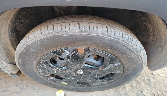 2024 Tata PUNCH PURE MT, Petrol, Manual, 8,054 km, tyre