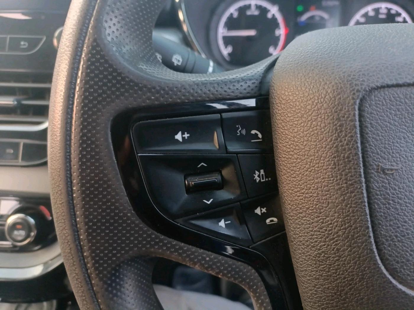 2022 Tata Harrier XT PLUS 2.0L KRYOTEC DARK EDITON, Diesel, Manual, 1,21,267 km, interior