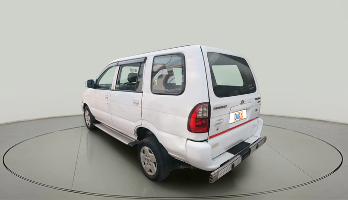 2013 Chevrolet Tavera NEO LS B3 7 STR BS III, Diesel, Manual, 3,81,866 km, exterior