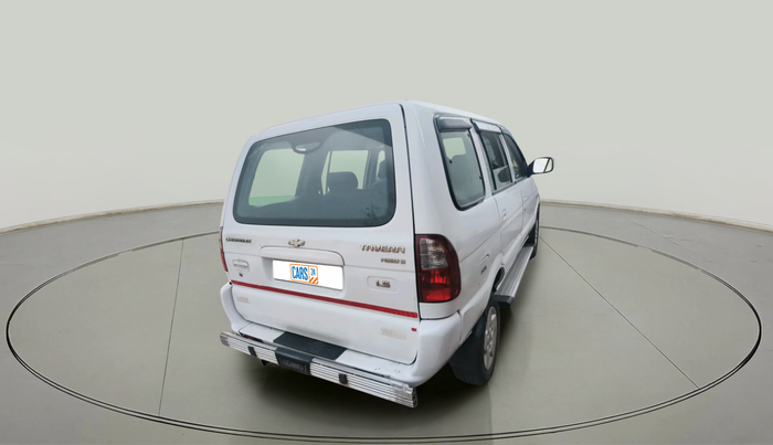 2013 Chevrolet Tavera NEO LS B3 7 STR BS III, Diesel, Manual, 3,81,866 km, exterior