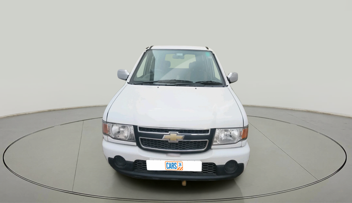 2013 Chevrolet Tavera NEO LS B3 7 STR BS III, Diesel, Manual, 3,81,866 km, exterior