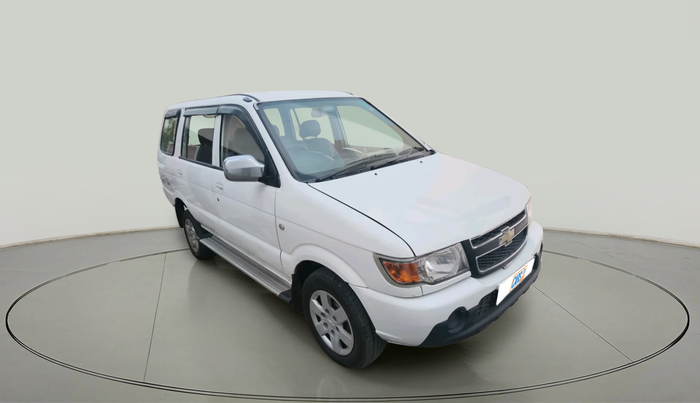 2013 Chevrolet Tavera NEO LS B3 7 STR BS III, Diesel, Manual, 3,81,866 km, exterior