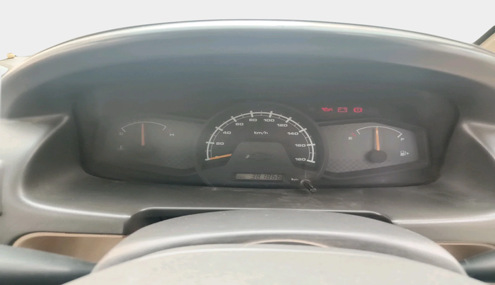 2013 Chevrolet Tavera NEO LS B3 7 STR BS III, Diesel, Manual, 3,81,866 km, interior