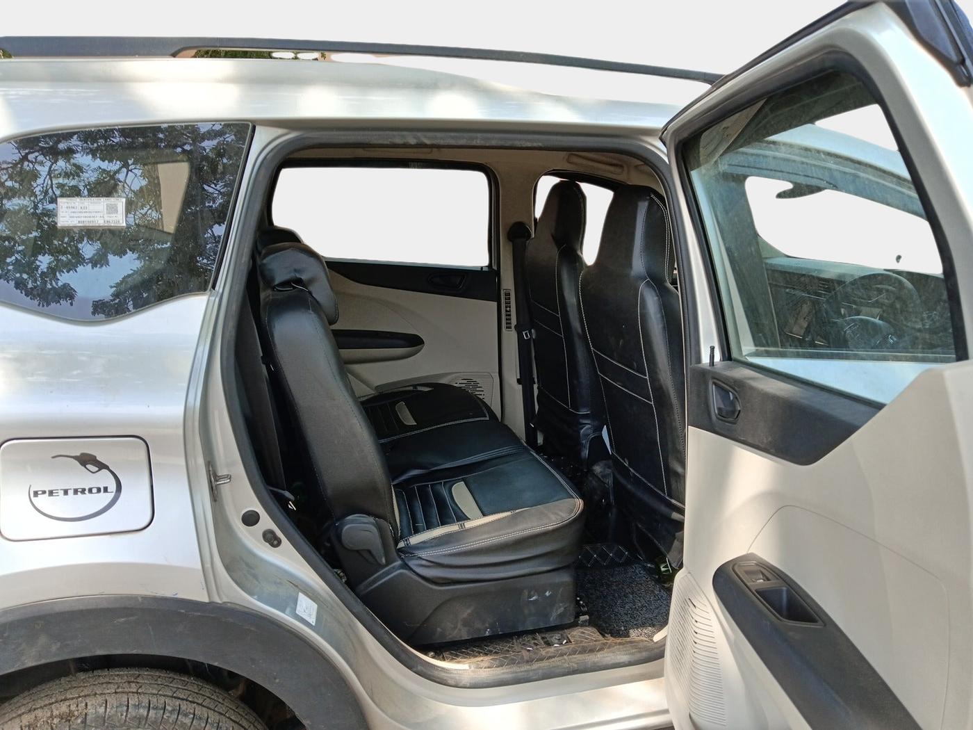 2024 Renault TRIBER RXT, Petrol, Manual, 2,237 km, interior