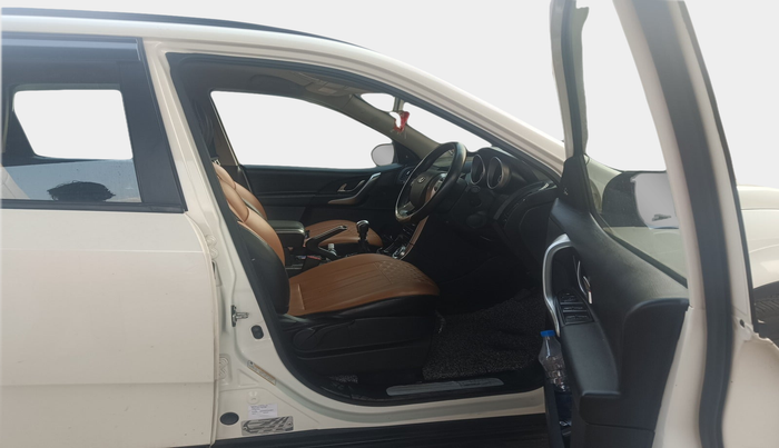 2018 Mahindra XUV500 W7, Diesel, Manual, 62,325 km, interior