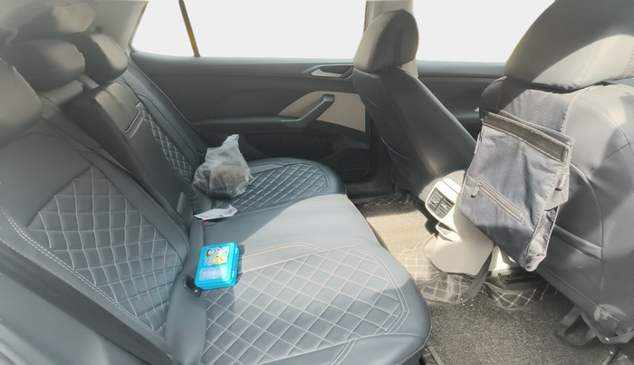 2023 Volkswagen TAIGUN HIGHLINE 1.0 TSI MT, Petrol, Manual, 6,175 km, interior