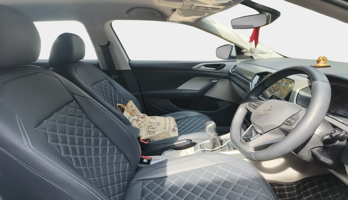 2023 Volkswagen TAIGUN HIGHLINE 1.0 TSI MT, Petrol, Manual, 6,175 km, interior