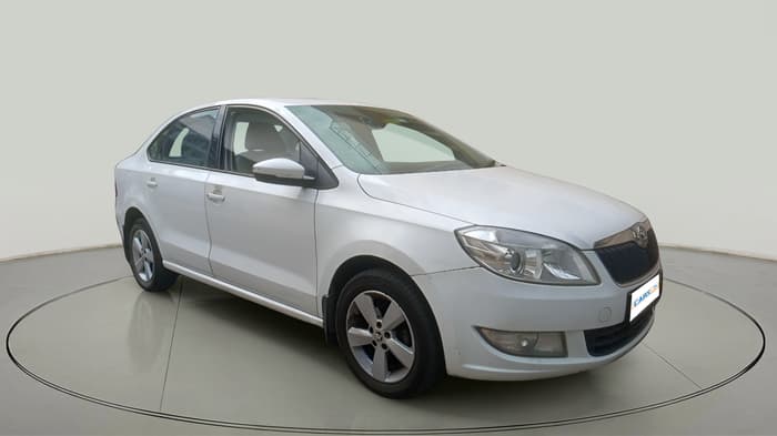 2015 Skoda Rapid AMBITION 1.5 TDI AT, Diesel, Automatic, 3,72,73,933 km, exterior