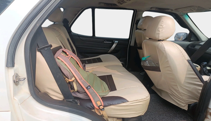 2017 Tata Safari Storme 2.2 EX 4X2, Diesel, Manual, 1,25,026 km, interior