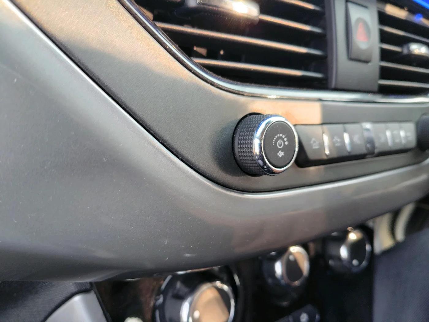 2023 Tata NEXON XM SUNROOF PETROL, Petrol, Manual, 6,501 km, interior