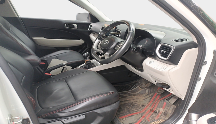 2023 Hyundai VENUE SX 1.5 CRDI, Diesel, Manual, 29,685 km, interior