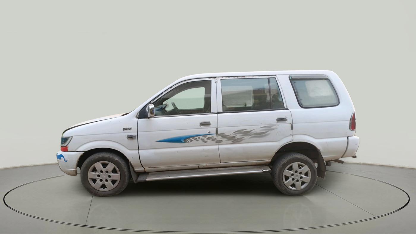 2014 Chevrolet Tavera Neo3 LT 2.5 10 STR, Diesel, Manual, 3,63,175 km, exterior