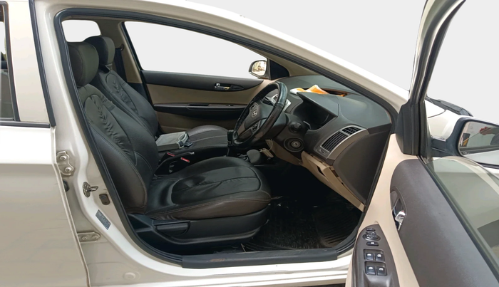 2013 Hyundai i20 SPORTZ 1.2, Petrol, Manual, 99,889 km, interior