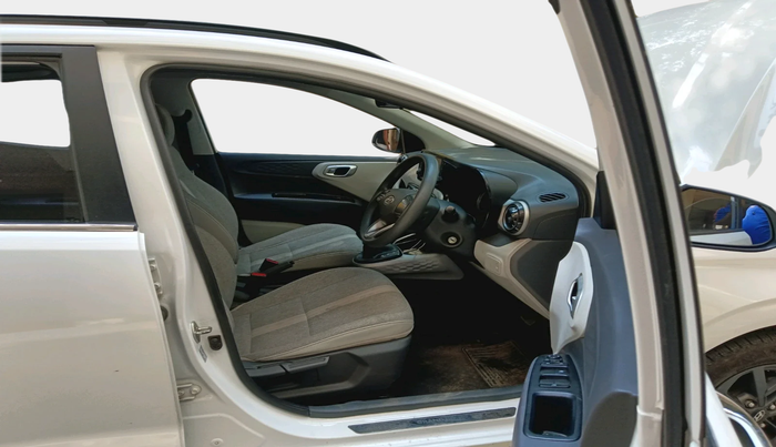 2022 Hyundai GRAND I10 NIOS SPORTZ AMT 1.2 KAPPA VTVT, Petrol, Automatic, 42,611 km, interior