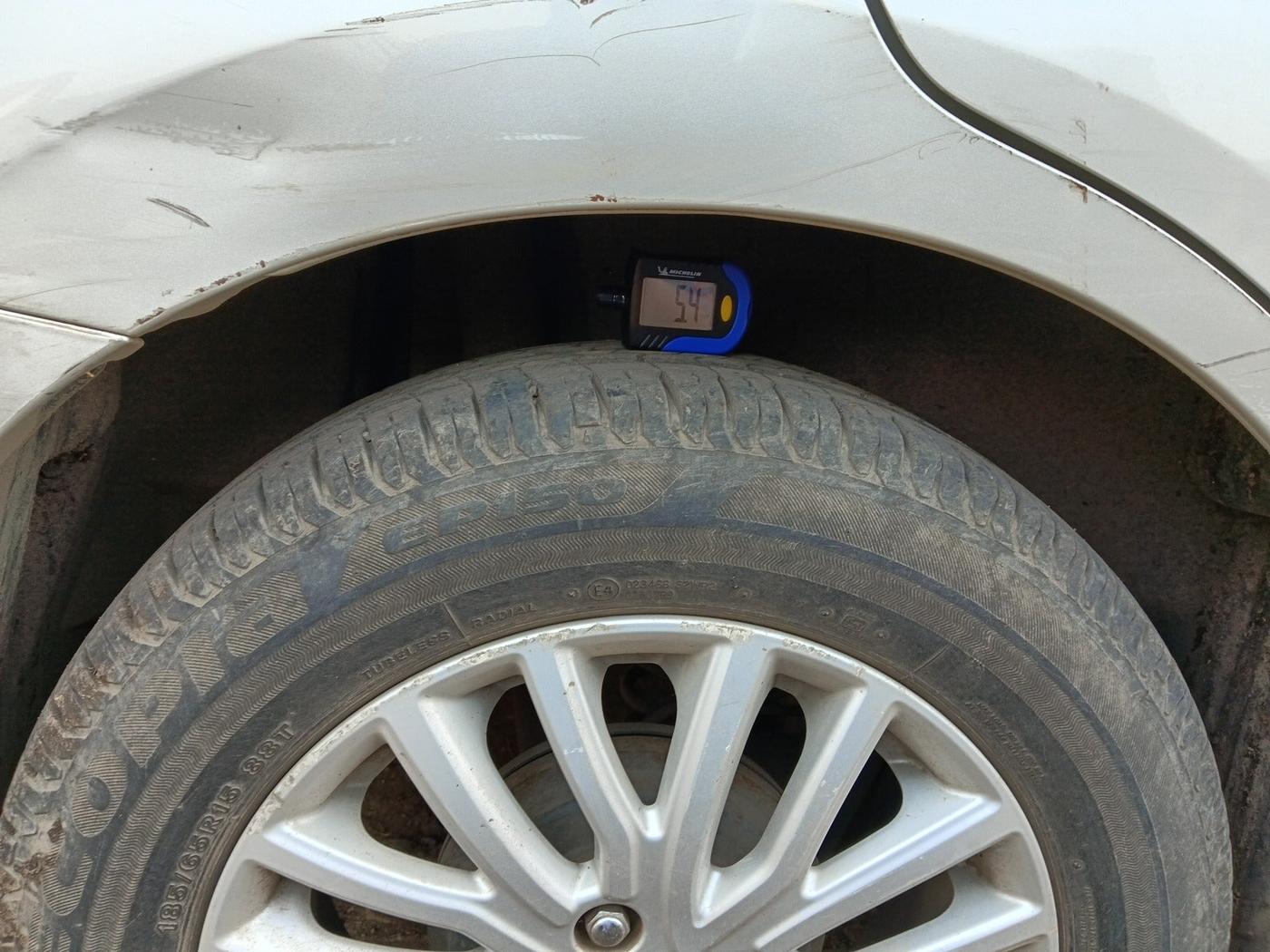 2018 Maruti Dzire ZXI AMT, Petrol, Automatic, 31,951 km, tyre