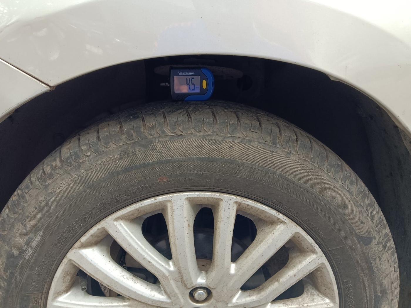 2018 Maruti Dzire ZXI AMT, Petrol, Automatic, 31,951 km, tyre