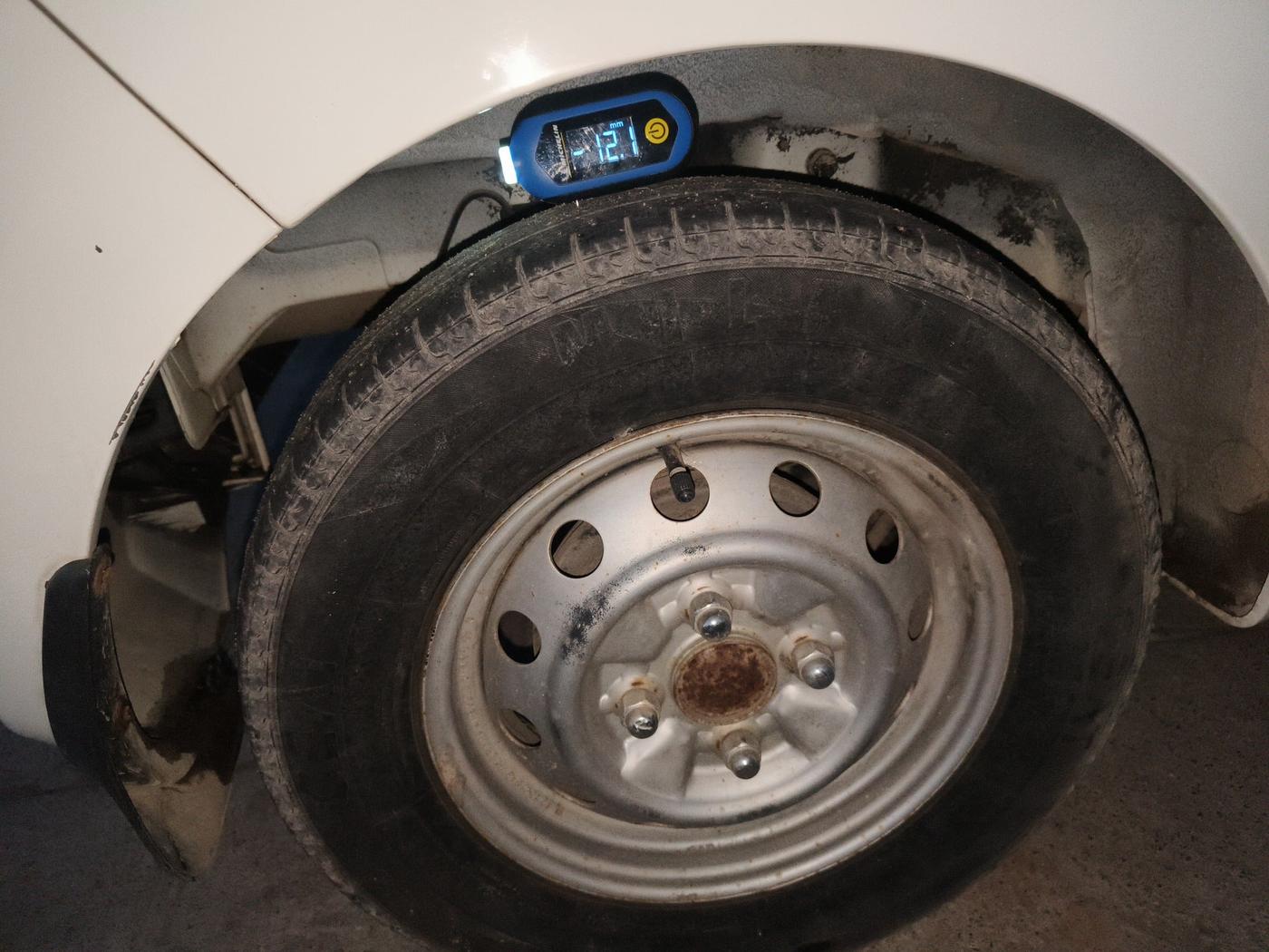 2015 Hyundai Eon ERA +, Petrol, Manual, 46,103 km, tyre