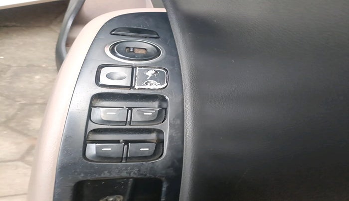 2015 Hyundai Grand i10 SPORTZ 1.2 KAPPA VTVT, Petrol, Manual, 2,39,799 km, interior