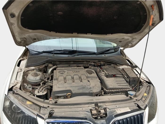 2013 Skoda Octavia ELEGANCE 2.0 TDI AT, Diesel, Automatic, 1,35,600 km, exterior