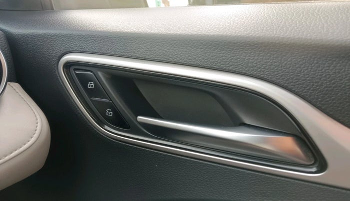 2022 MG ASTOR SHARP 1.5 CVT, Petrol, Automatic, 44,982 km, interior