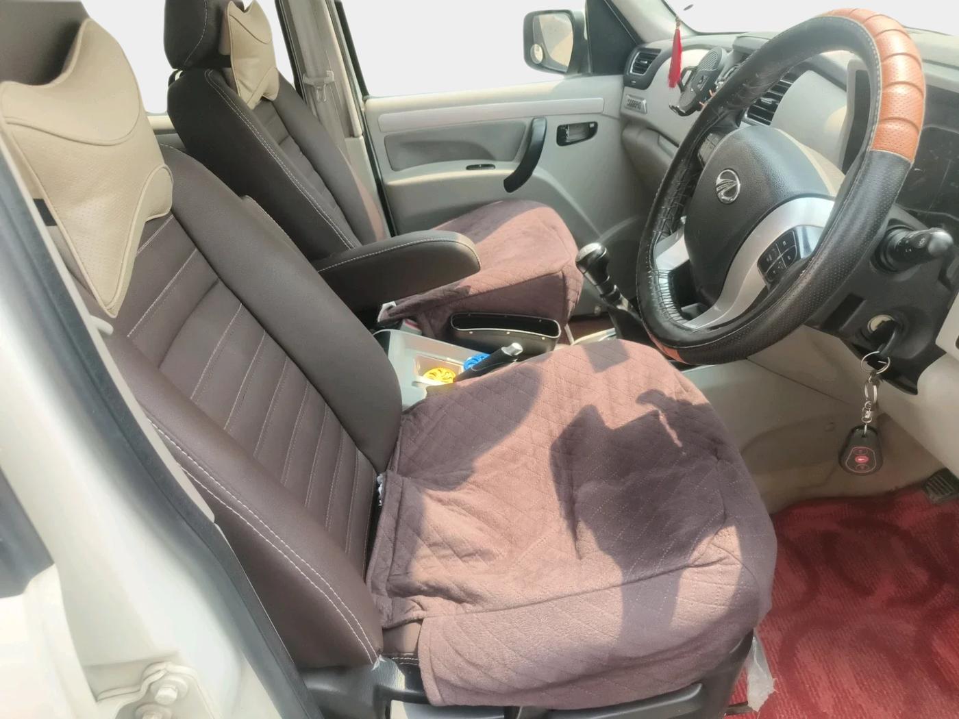 2017 Mahindra Scorpio S10, Diesel, Manual, 36,450 km, interior