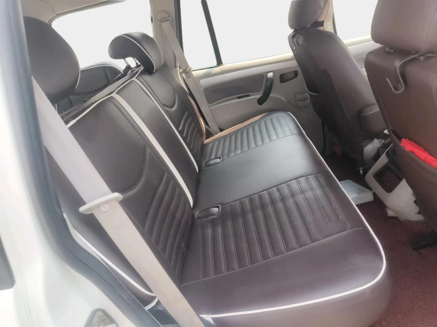 2017 Mahindra Scorpio S10, Diesel, Manual, 36,450 km, interior