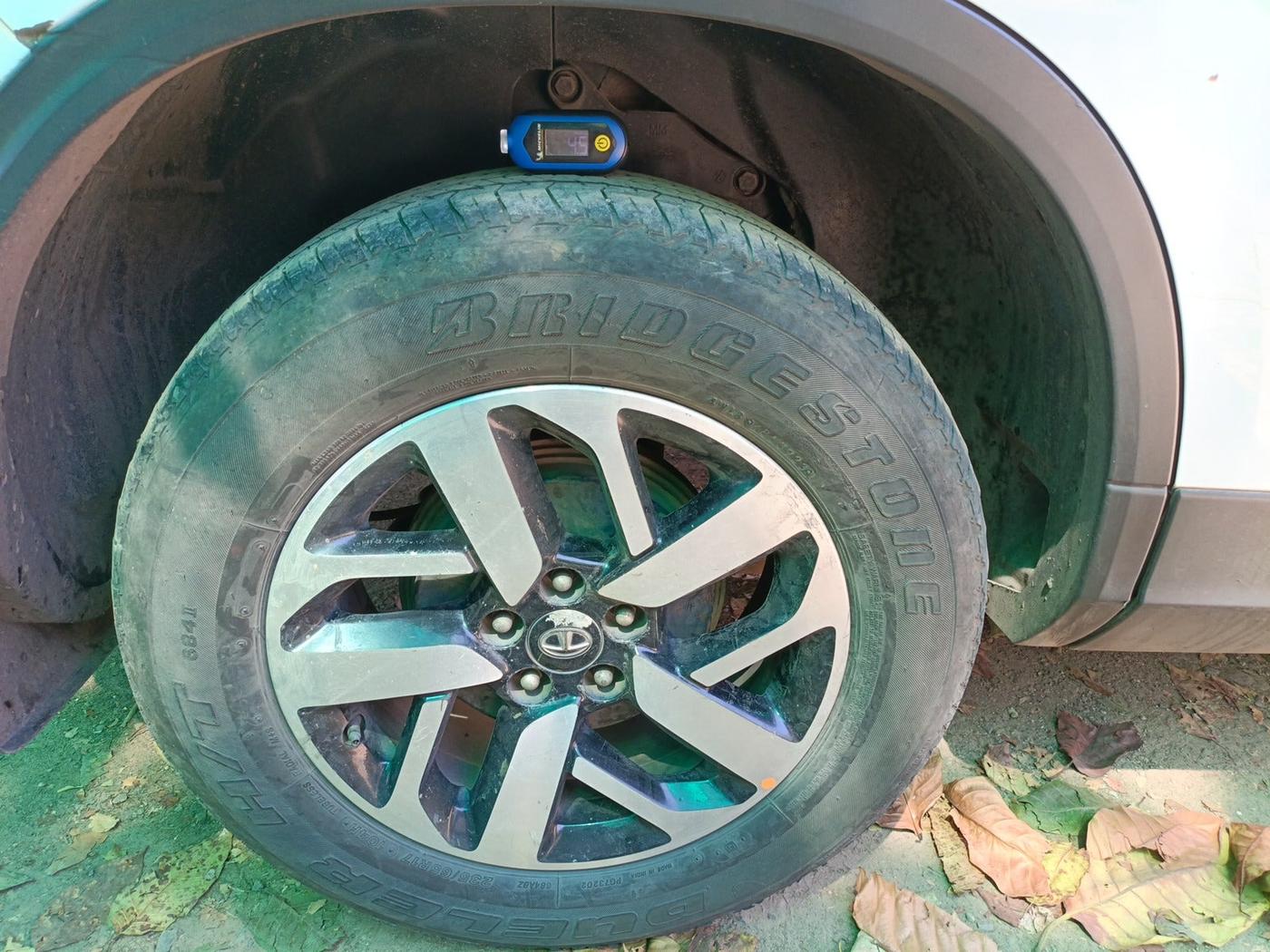 2020 Tata Harrier XZ PLUS 2.0L DUAL TONE, Diesel, Manual, 2,41,246 km, tyre