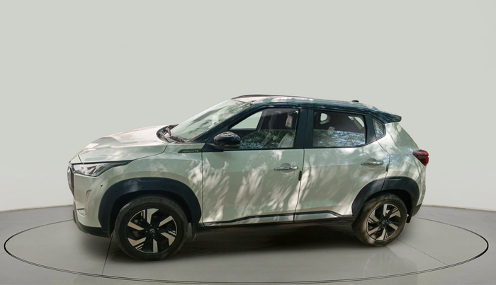 2024 Nissan MAGNITE N-Connecta B4D 1.0 Petrol AMT Dual Tone, Petrol, Automatic, 15,807 km, exterior