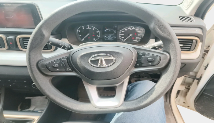 2022 Tata PUNCH ACCOMPLISHED MT, Petrol, Manual, 35,214 km, interior