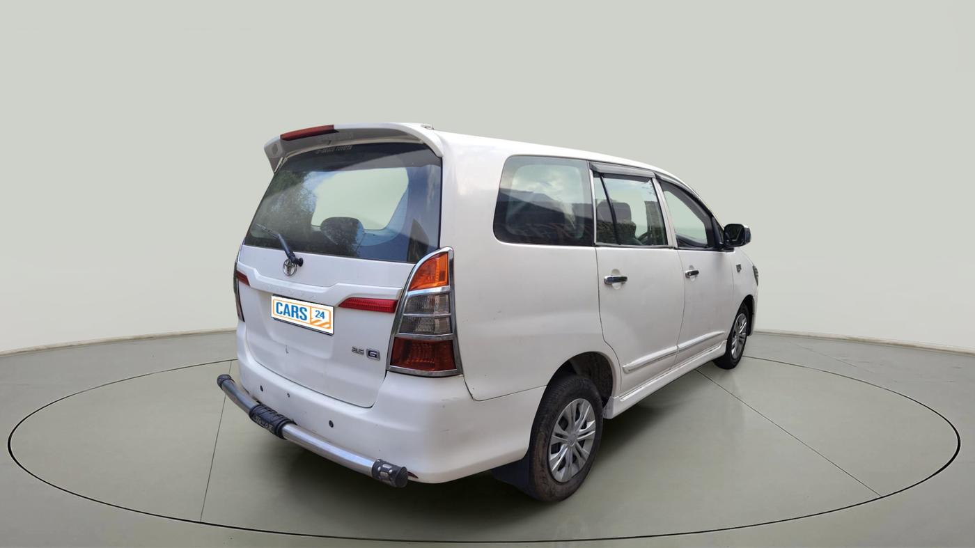 2014 Toyota Innova 2.5 GX 8 STR, Diesel, Manual, 84,307 km, exterior