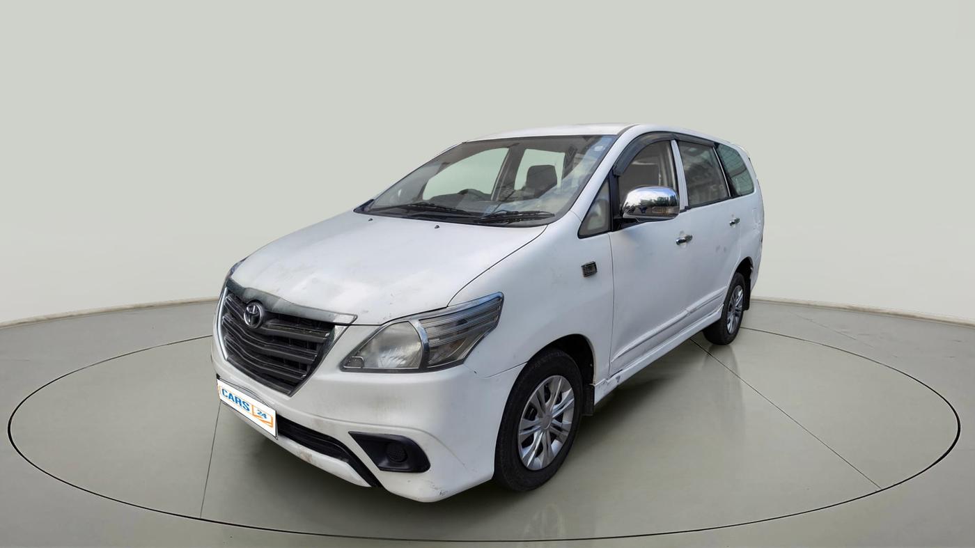 2014 Toyota Innova 2.5 GX 8 STR, Diesel, Manual, 84,307 km, exterior