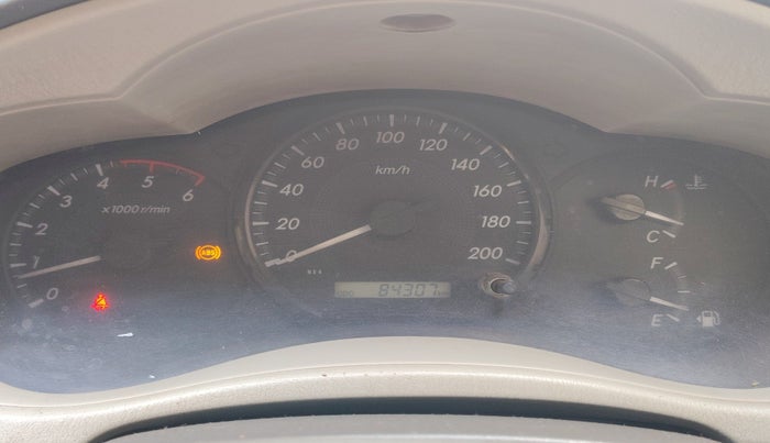 2014 Toyota Innova 2.5 GX 8 STR, Diesel, Manual, 84,307 km, interior