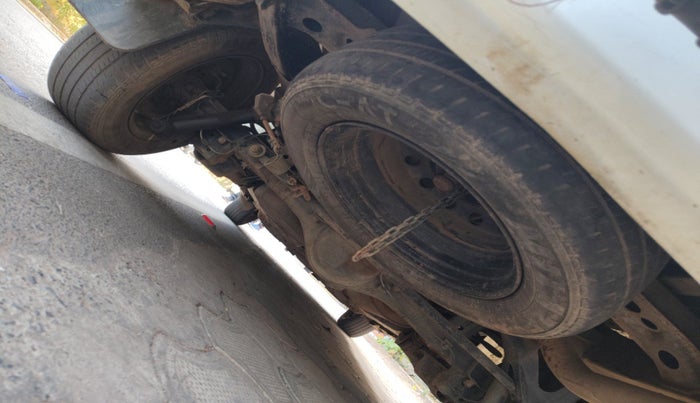 2014 Toyota Innova 2.5 GX 8 STR, Diesel, Manual, 84,307 km, tyre